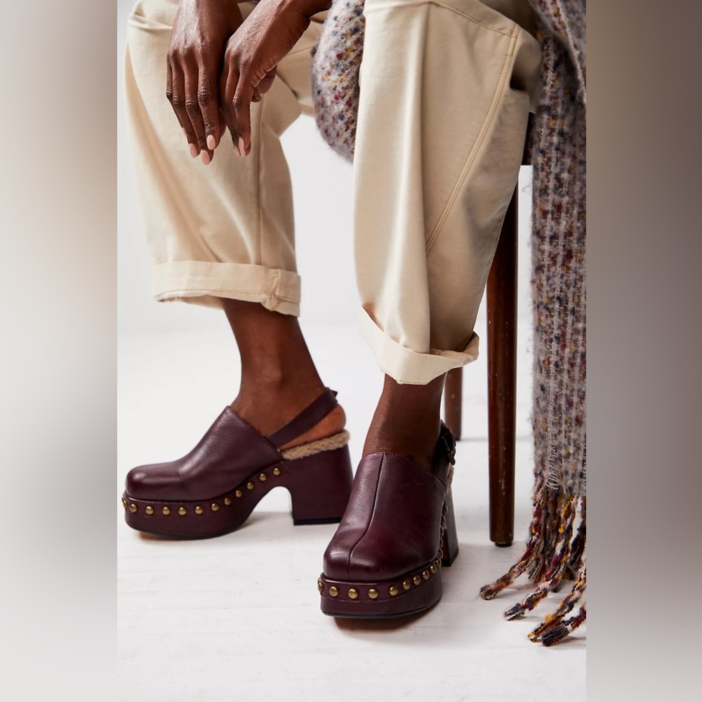 FREE PEOPLE Autumn Studded Platform Clogs | MSRP $248 39 EUR (9 US)